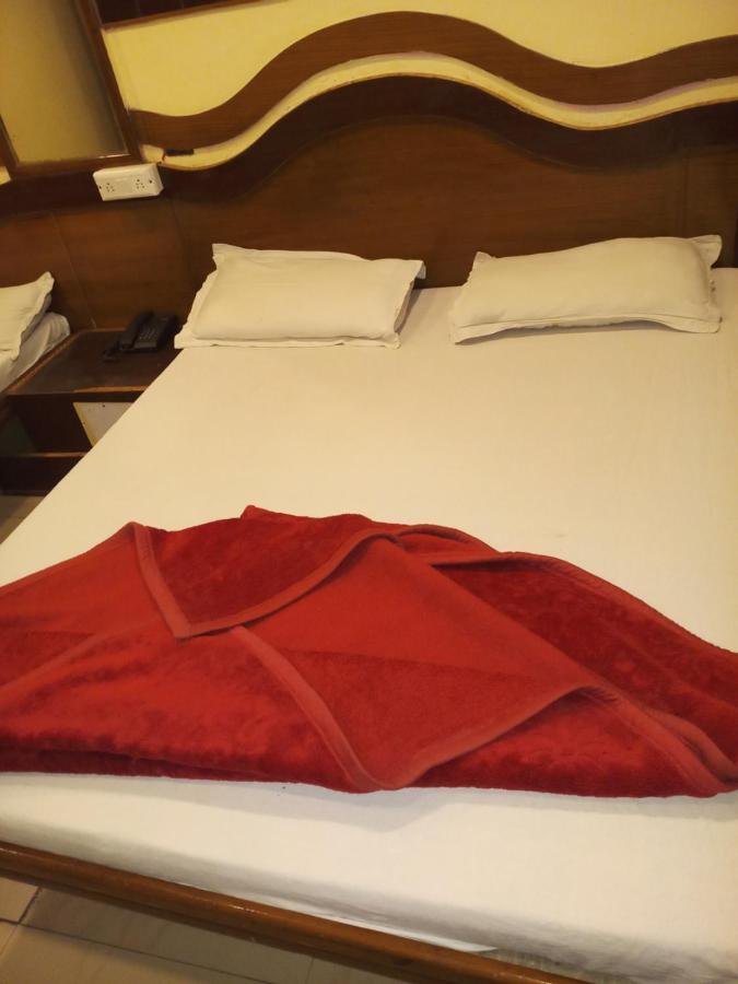 Hotel Diplomat Inn ニューデリー エクステリア 写真